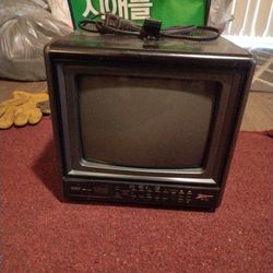 9 Inch Zenith Ac/ DC Tv