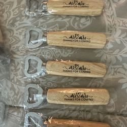 Destapadores De Botella Nuevos $10 La Dozena Oh $1 Each 