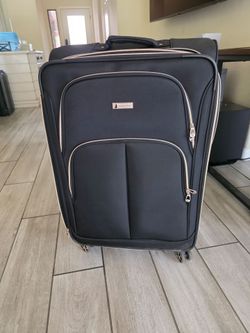 London Fog Large Expandable Rolling Suitcase – 31” Black