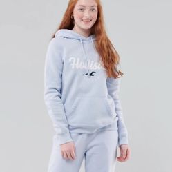 HOLLISTER HOODIE, EMBROIDED LOGO. WOMENS/JUNIORS SIZE SMALL