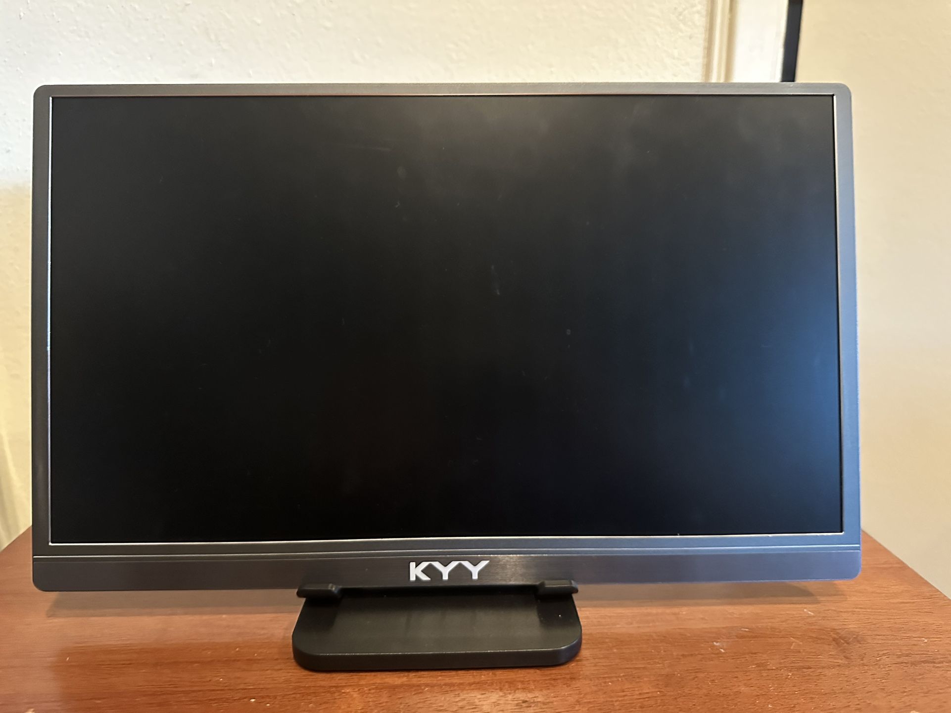 1 5.6” Portable Monitor and TriPro Stand