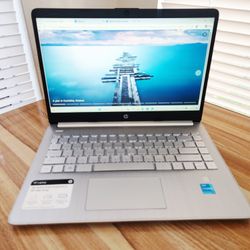 Loaded Hp 11th Gen Laptop Like New!