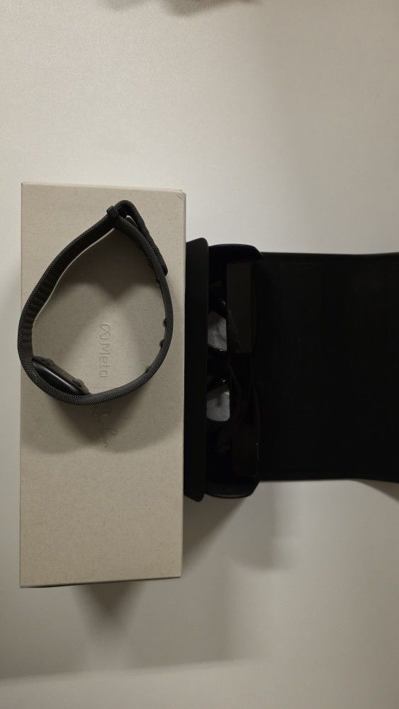 Meta Rayban DISPLAY BRAND NEW IN BOX