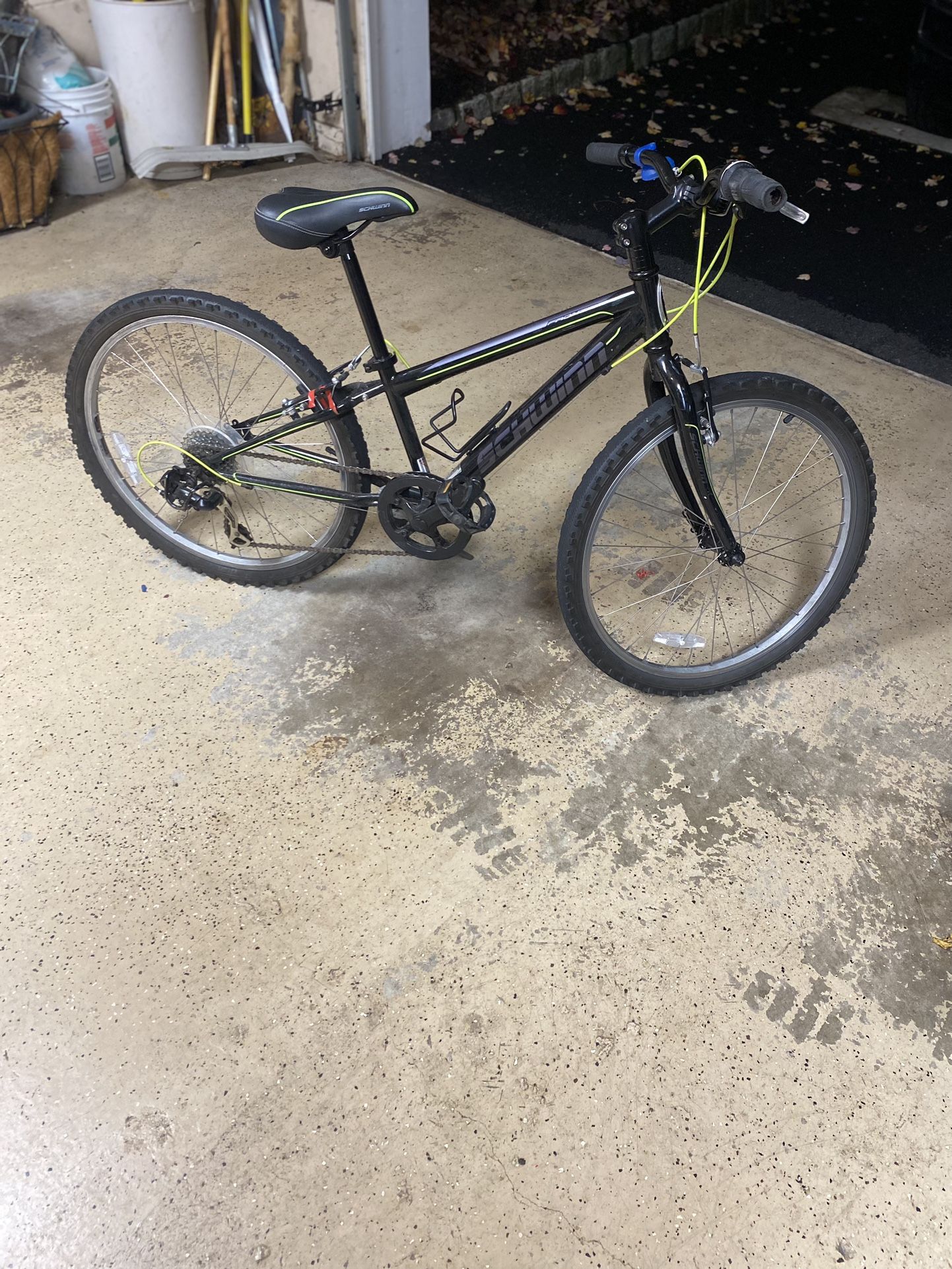 Schwinn Hybrid For 12 14 year old Boys Bike