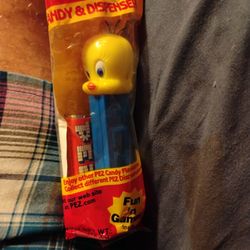 Tweety Bird Pez Dispenser 1980



