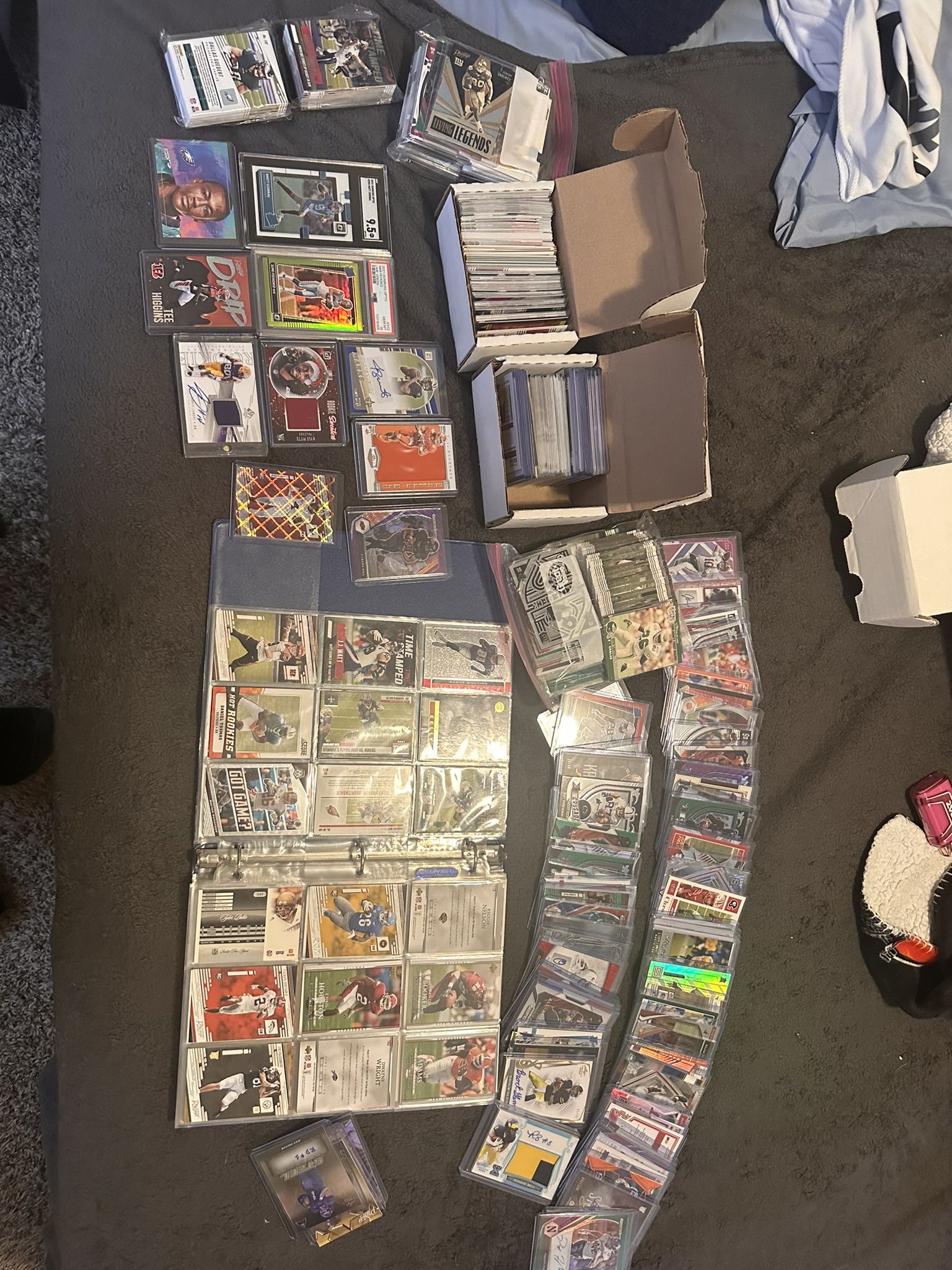 TONS OF CARDS mainly football card and some basketball cards
