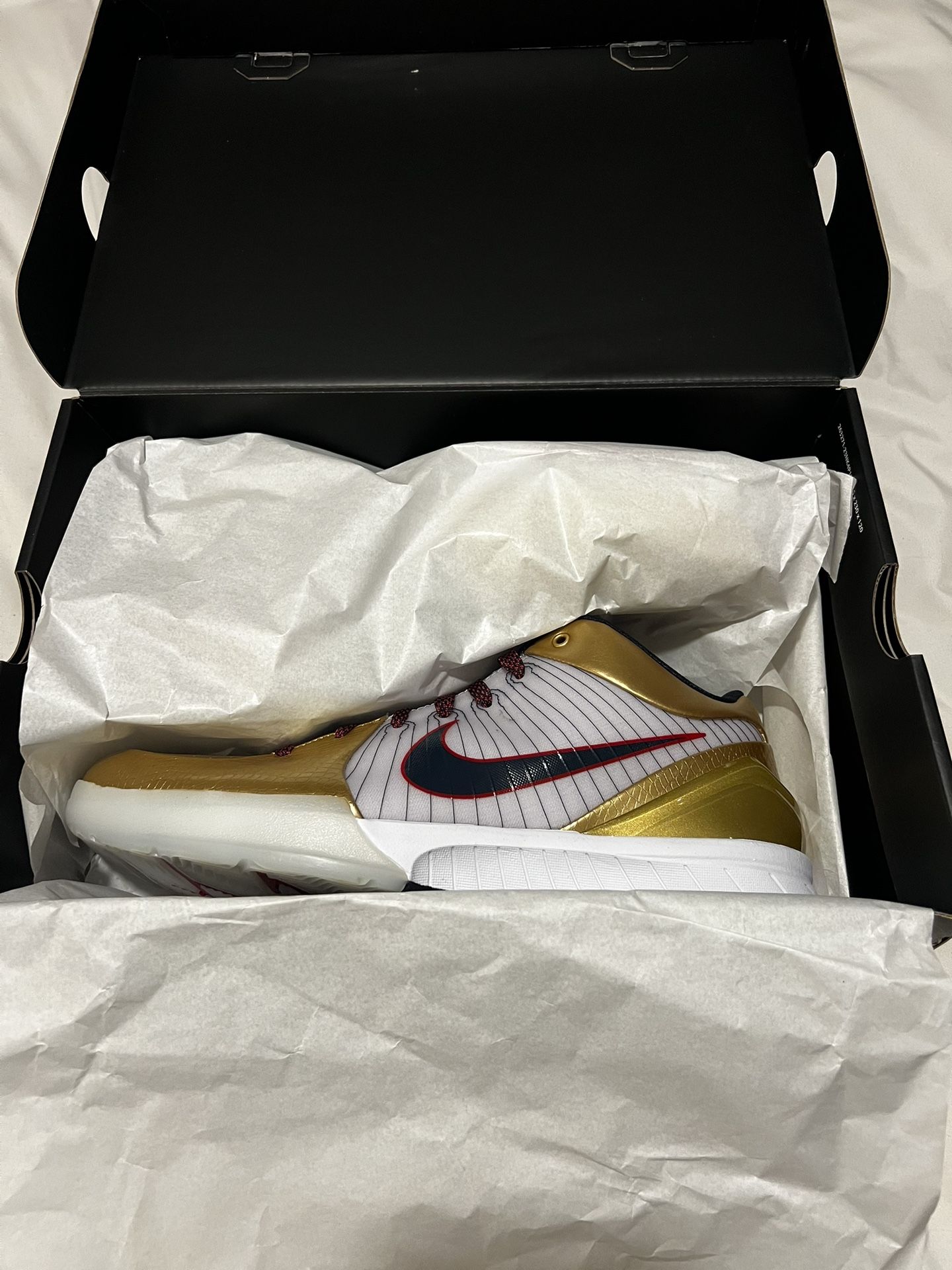 Kobe 4 Gold Medal 🥇 Size 11 DS