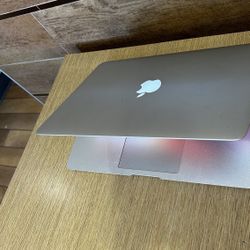 Apple MacBook Air 13” Core I5 Processor 4GB RAM 256GB SSD STORAGE $175