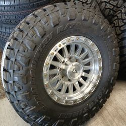 18 Inch ARENA WHEELS 8x170 With 37 1250 18 Toyo Rt