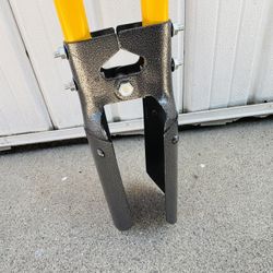 Post Hole Digger with Fiberglass Handle