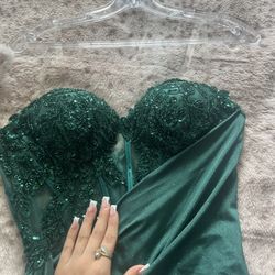 A Pretty Green Prom Dress Of 2025! Only used ONCE!