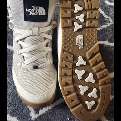 Women’s North Face Snow Boots 