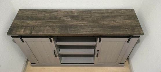Beautiful T.V cabinet with barn doors