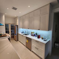 Custom Kitchen Cabinets in Doral – Showroom, Design, Personalized Service, Fast Delivery & Professional Installation