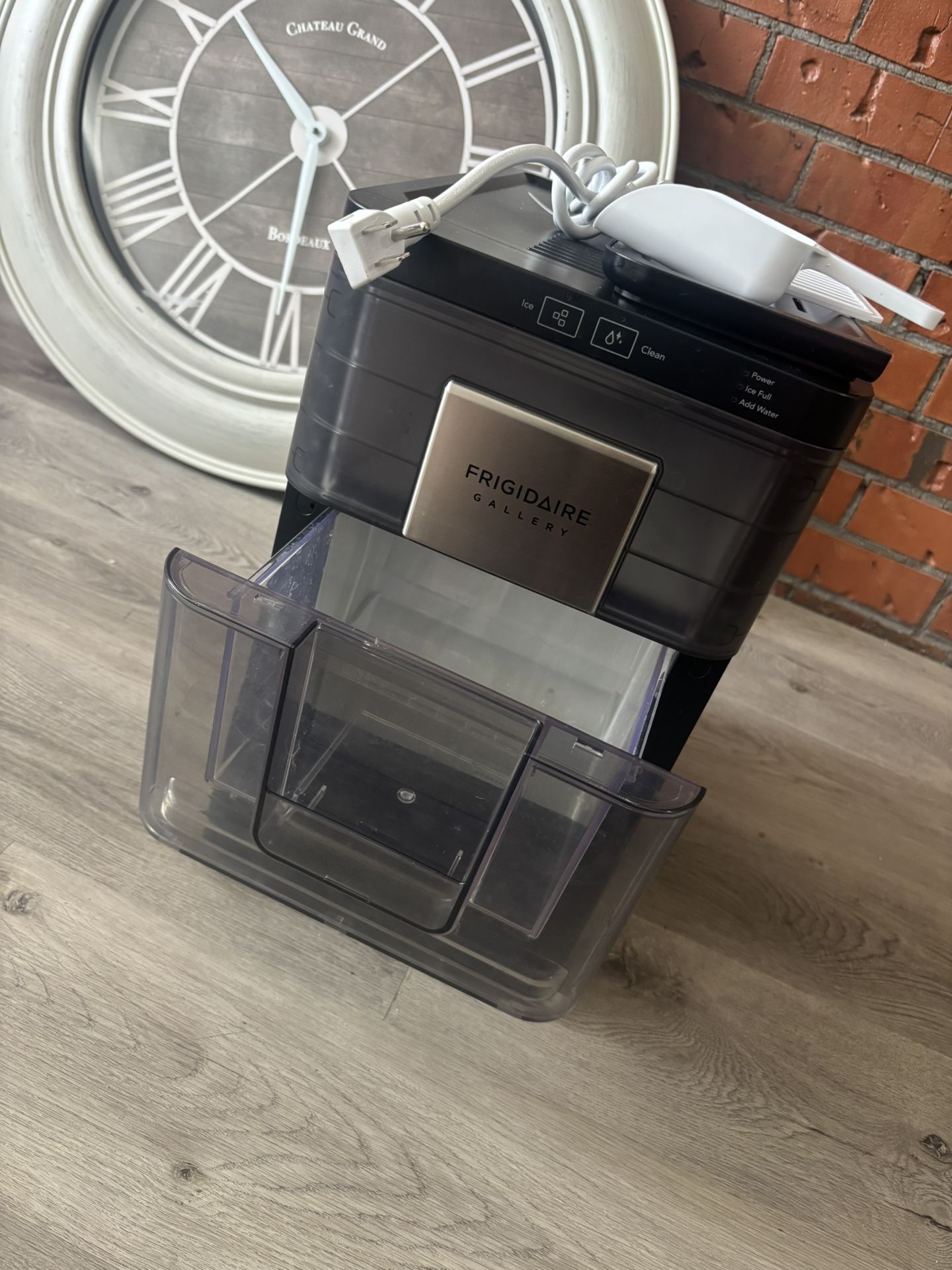 Frigidaire Ice Maker