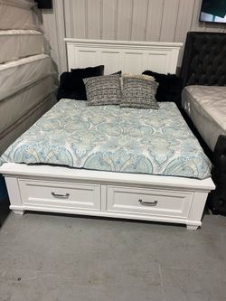 Queen bed