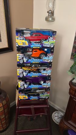Muscle machines 1/18 scale five never opened boxes