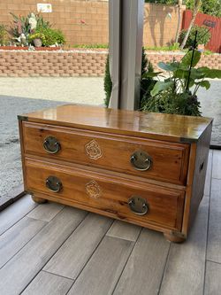 Beautiful Antique Dresser’s.    2 Drawers