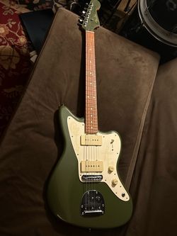 CME Exclusive player Fender Jazzmaster