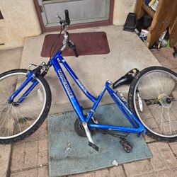 Mongoose Sahara 21 Speed Mountain Bicycle 17 Inch. Blue W/Suspension 