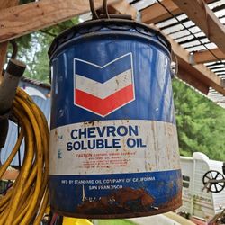 5 G Chevron Oil Can