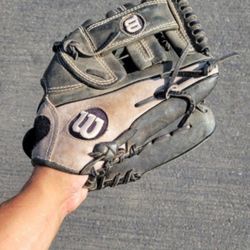 Wilson Baseball Glove