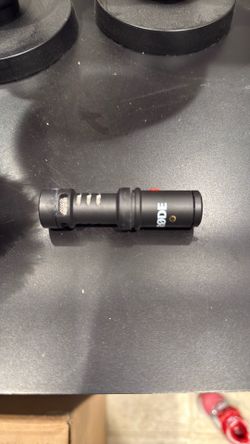 Rode VideoMic Me-L Lightning Connection with Wind guard
