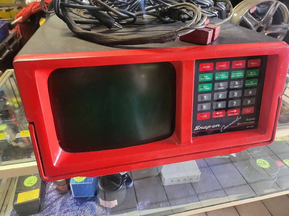 Snap On Tools Digital Oscilloscope MT1665 Voltage Signal Graphics Meter + Harness