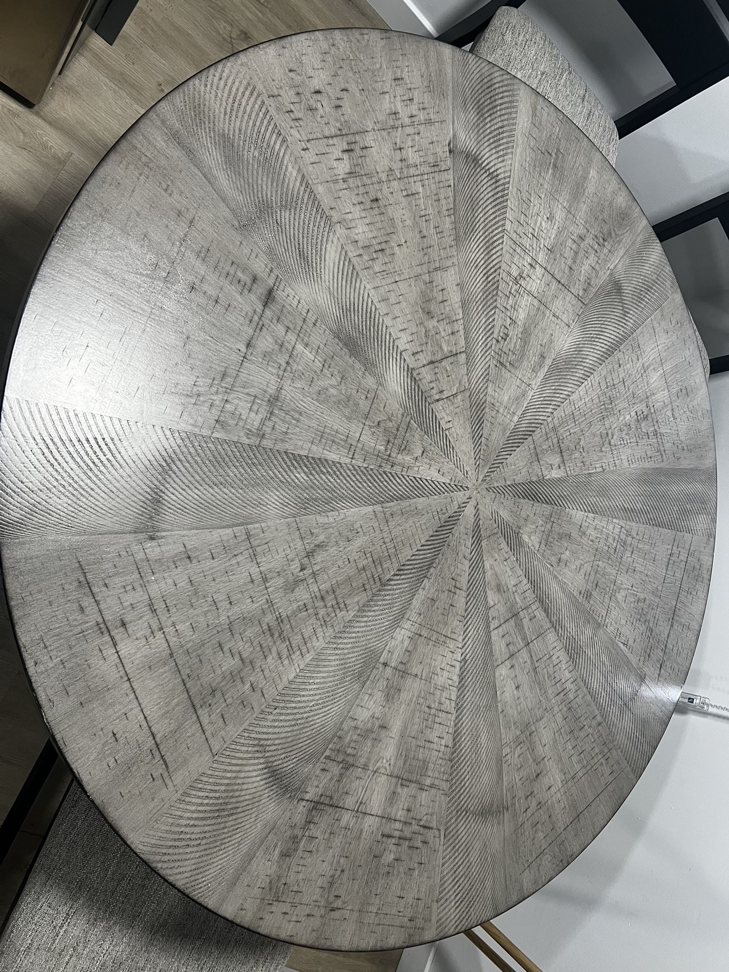 Matty 48” Round Kitchen Table (Living Spaces) – Light Wood – Excellent Condition