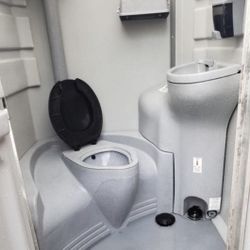 Portable Restrooms!!!!!! Baños 