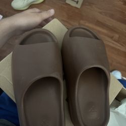 Men’s Size 6 Yeezy Slide