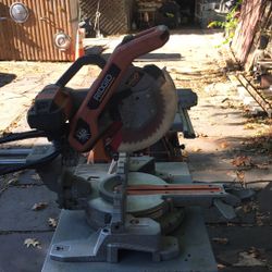 Ridged Mitre Saw Table Saw With Folding Tables