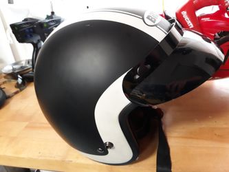 Built motorcycle helmet