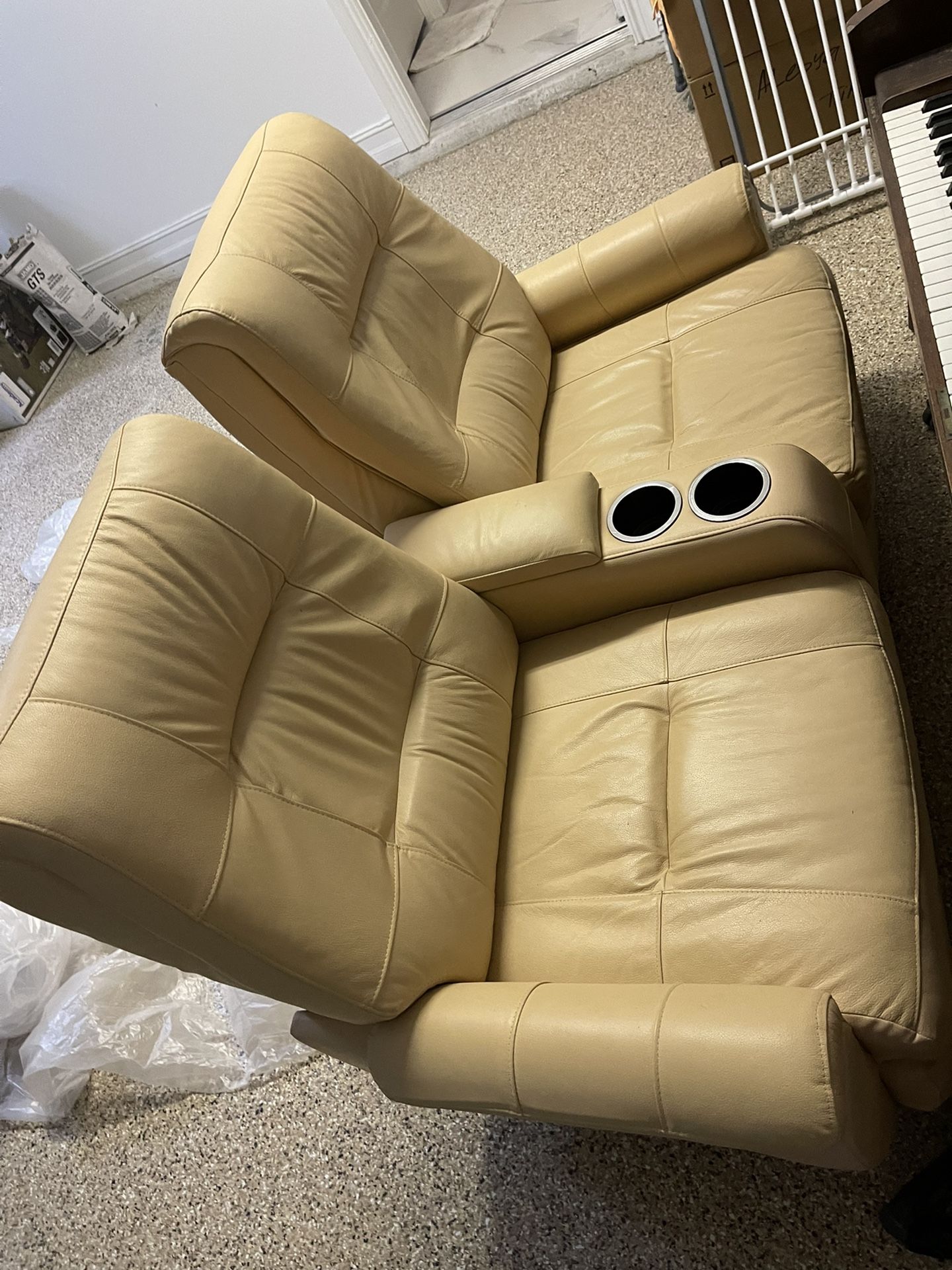 Love Seats - Electric Recliner 