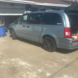 ‘08 CHRYSLER TOWN & COUNTRY VAN 