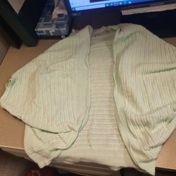 Girls 14-16 Cat and Jack light mint sweater Lot 21