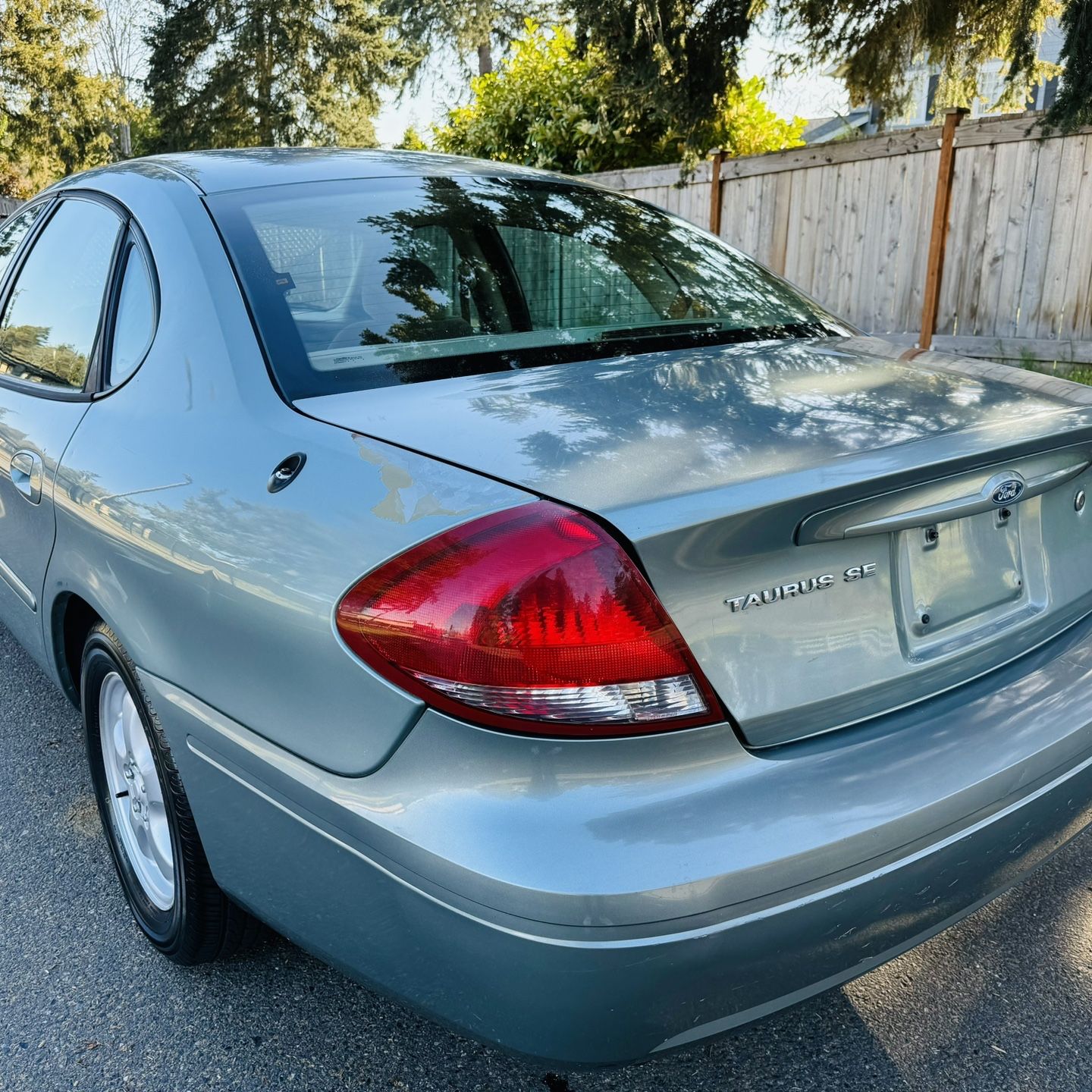 2006 Ford Taurus