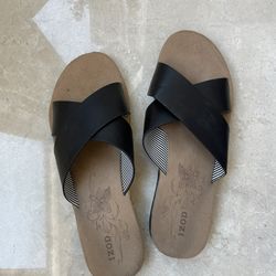 Izod Wines Flat Sandals 