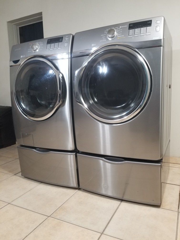 STAINLESS STEEL SAMSUNG WASHER AND GAS DRYER FREE DELIVERY AND INSTALLATION ALSO A 90 DAYS WARRANTY