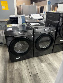 Samsung - 4.5 Cu. Ft. High Efficiency Stackable Smart Front Load Washer  & 7.5 Cu Ft Smart Gas Dryer Set In Black Stainless 🔥