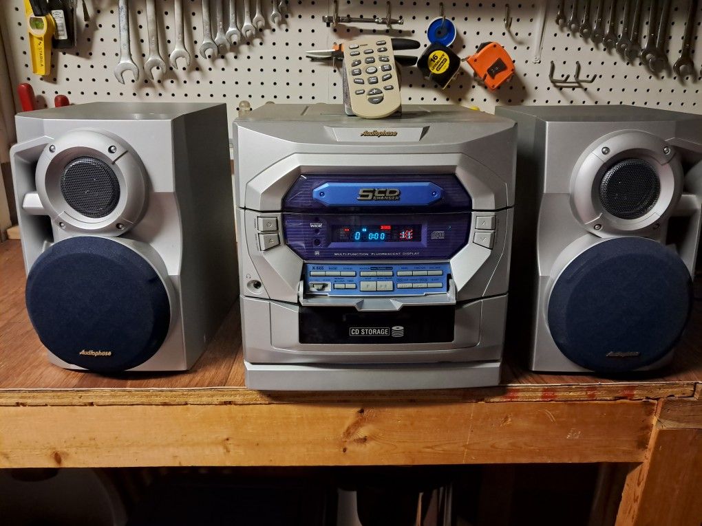 Stereo System With 5 Disc Changer