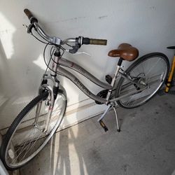 Schwinn Clear Creek Hybrid Bicycle 