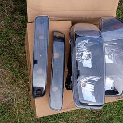 yukon headlights 90$ obo 