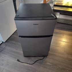 Mini Fridge And Freezer 