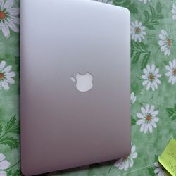 13 Inch MacBook Air 2015