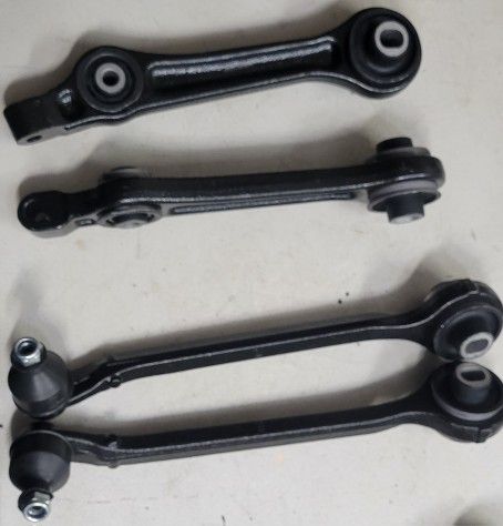 2005---2010 Chrysler 300/ Dodge Charger, Challenger 4 Piece Front Lower Control Arms