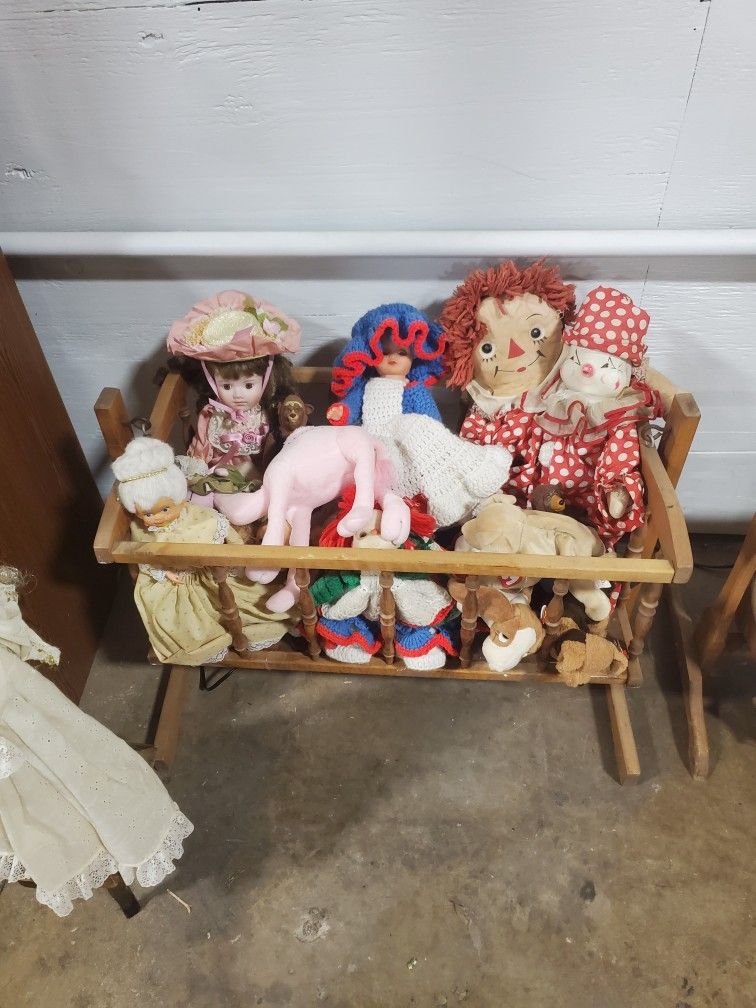 Dolls & Beanie Babies