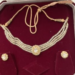 Beautiful Necklace Set With Beautiful Stone