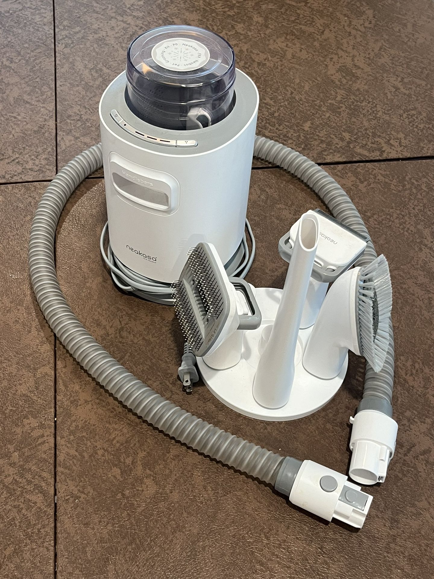 ~quiet~ Neakasa Pet Grooming Kit & Vacuum P0