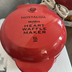 ❤️ Nostalgia MyMini Heart Waffle Maker - Perfect for Special Breakfasts!